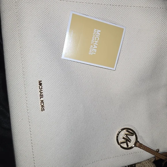 Michael Kors purse - Picture 5 of 5